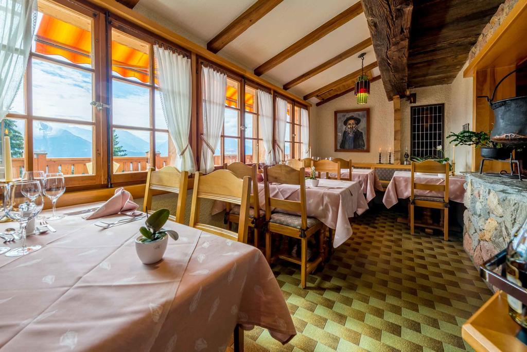 Swiss Chalet-Style Hotel Walliser Spycher 리더알프 외부 사진