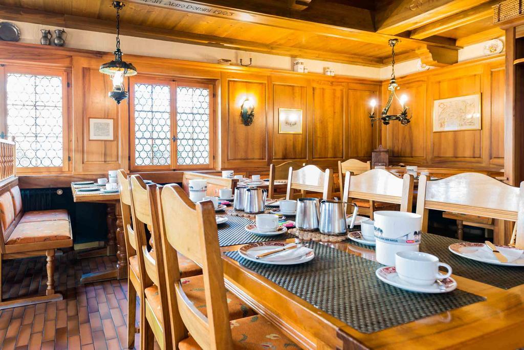 Swiss Chalet-Style Hotel Walliser Spycher 리더알프 외부 사진