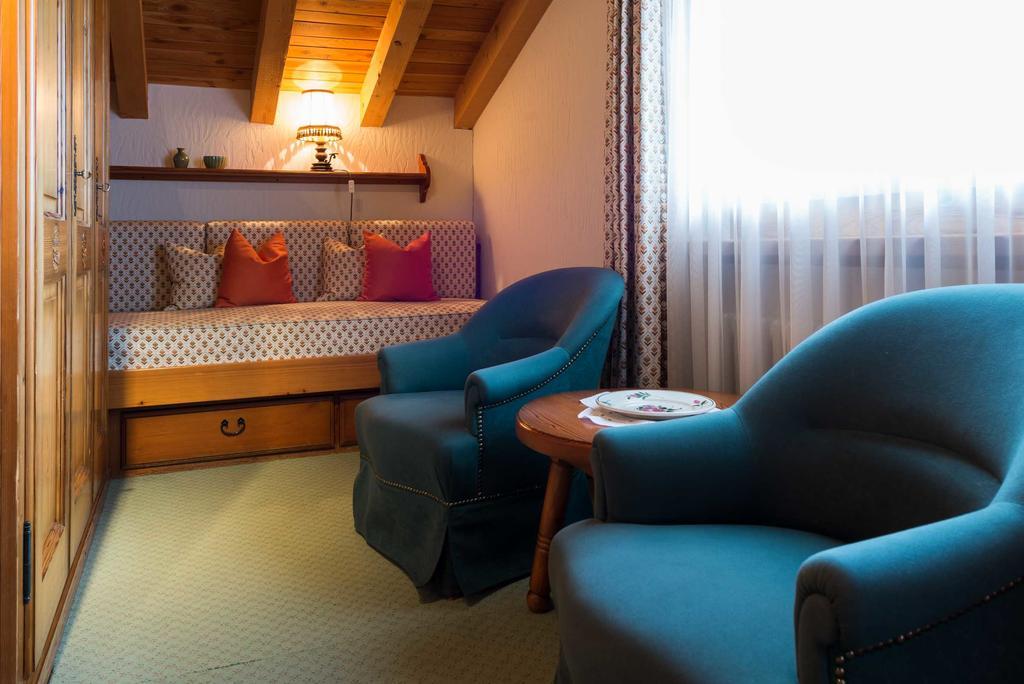 Swiss Chalet-Style Hotel Walliser Spycher 리더알프 외부 사진
