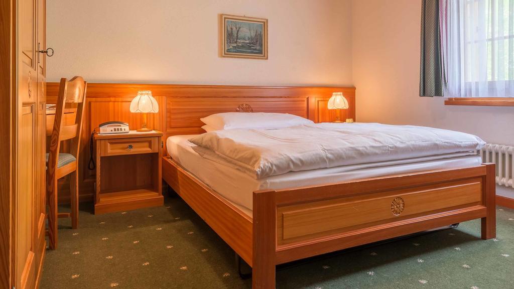 Swiss Chalet-Style Hotel Walliser Spycher 리더알프 외부 사진