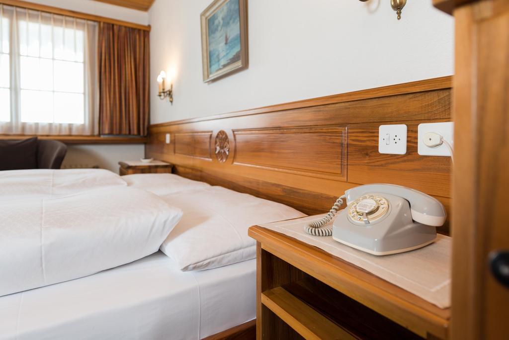 Swiss Chalet-Style Hotel Walliser Spycher 리더알프 외부 사진