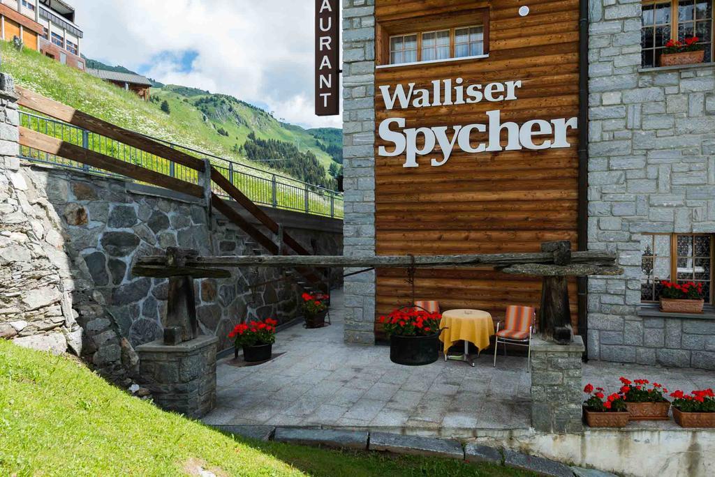 Swiss Chalet-Style Hotel Walliser Spycher 리더알프 외부 사진