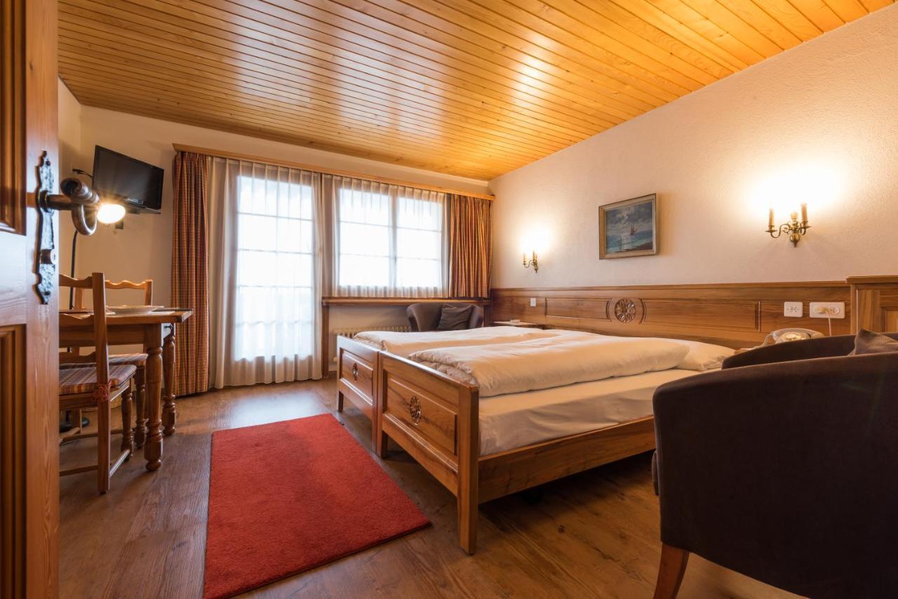 Swiss Chalet-Style Hotel Walliser Spycher 리더알프 외부 사진