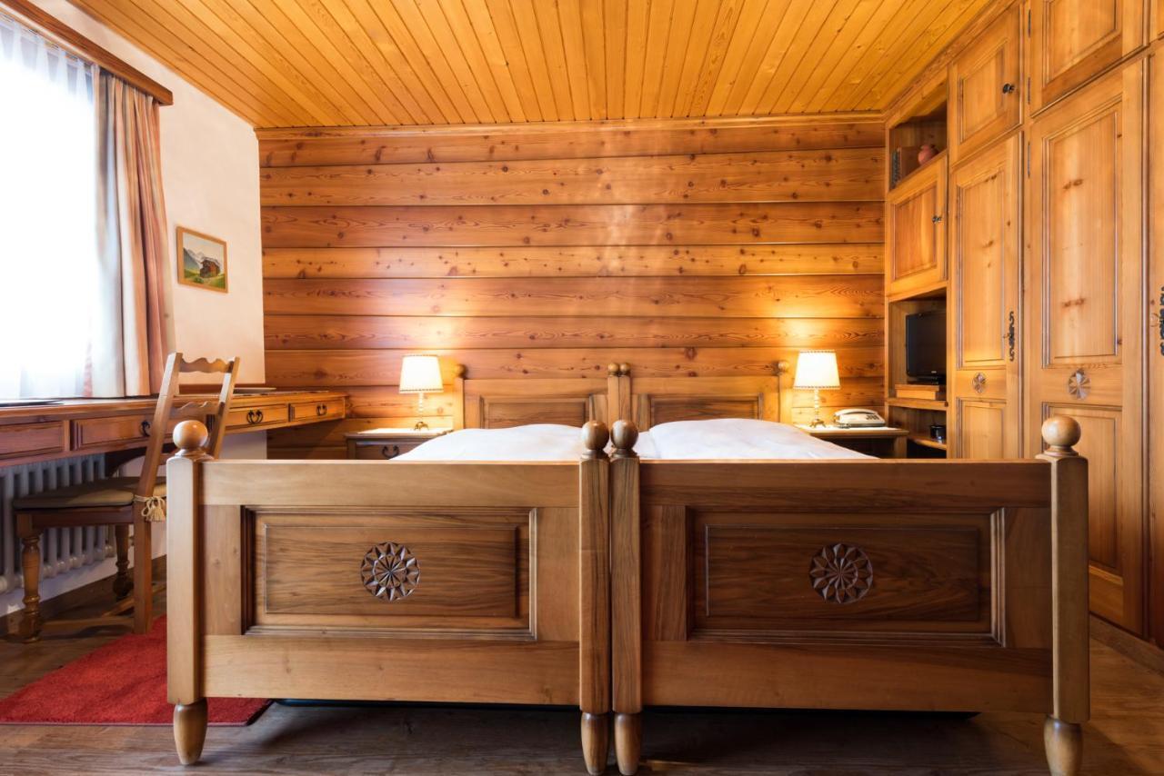 Swiss Chalet-Style Hotel Walliser Spycher 리더알프 외부 사진