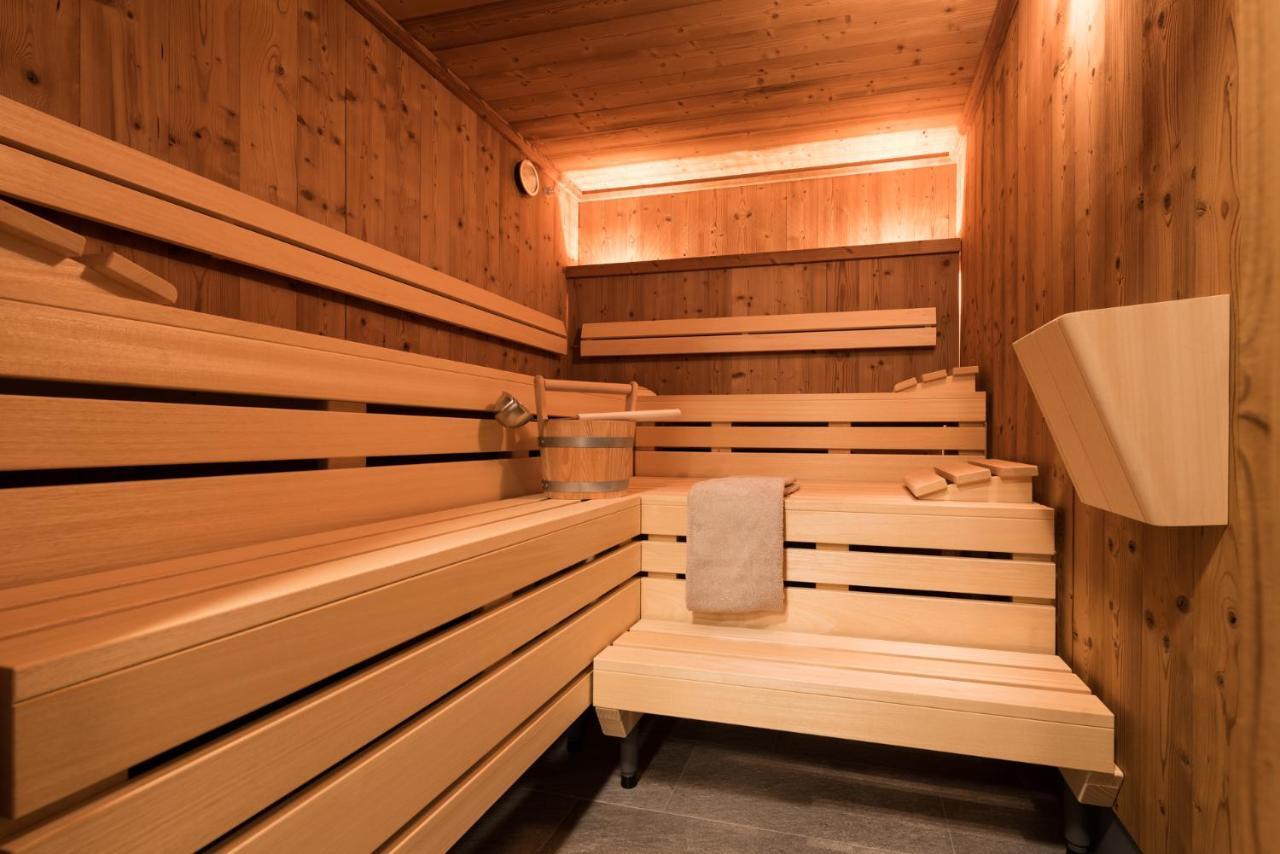 Swiss Chalet-Style Hotel Walliser Spycher 리더알프 외부 사진